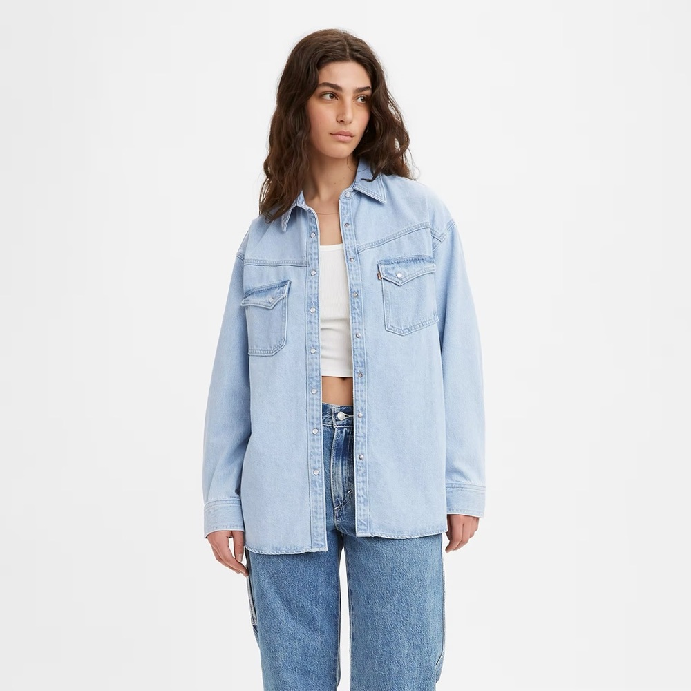 Levi’s oversized denim button down✨